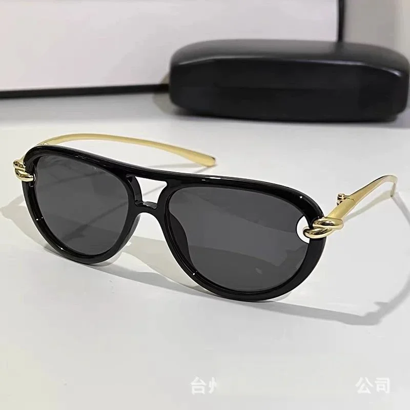 Neue High-End Show-Style Eckige Doppelbrücken-Sonnenbrille im Europäischen und Amerikanischen Stil DS-68357
