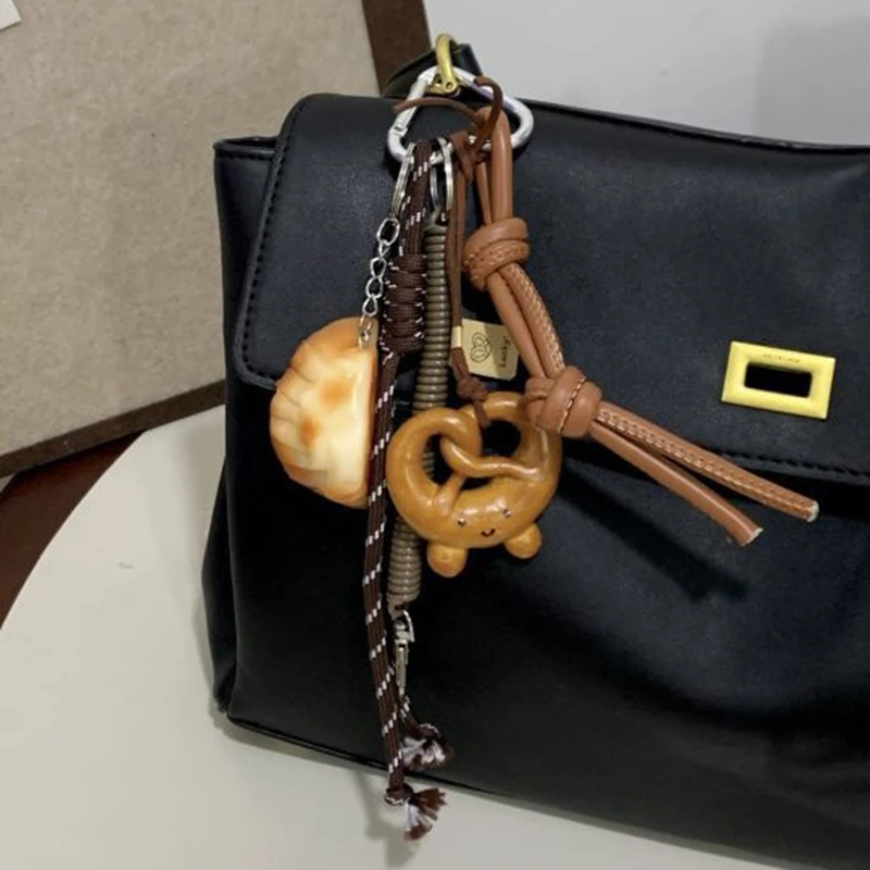 Niedlicher Lächelnder Bagel-Schlüsselanhänger Handgefertigter Geflochtener Seilanhänger Trendiger Schlüsselring-Accessoire für Autoschlüssel Geschenke
