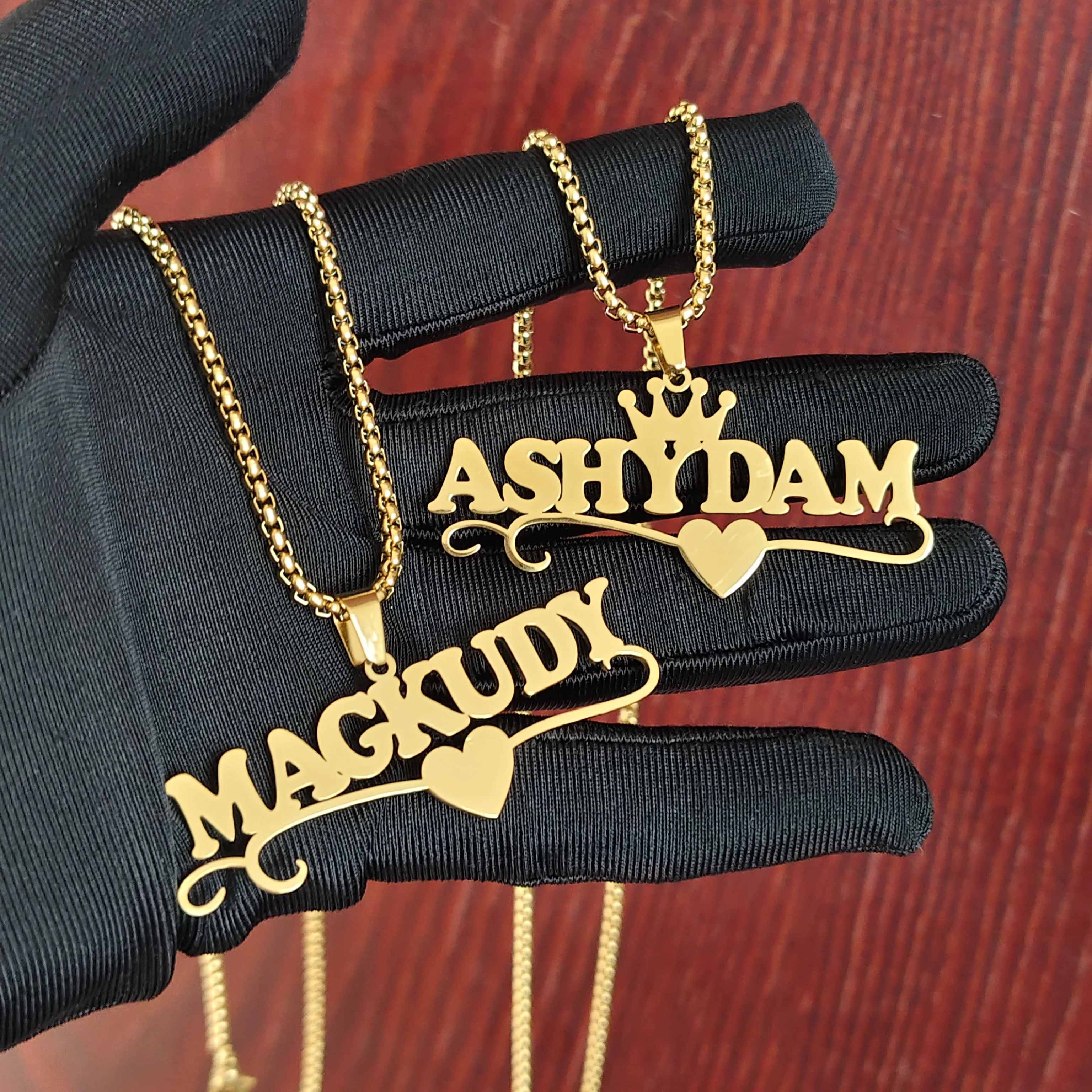 

DHQH New Customizes Different Styles of Name Necklaces And Personalized Letter Pendants As Christmas Gifts Factory Direct Sales