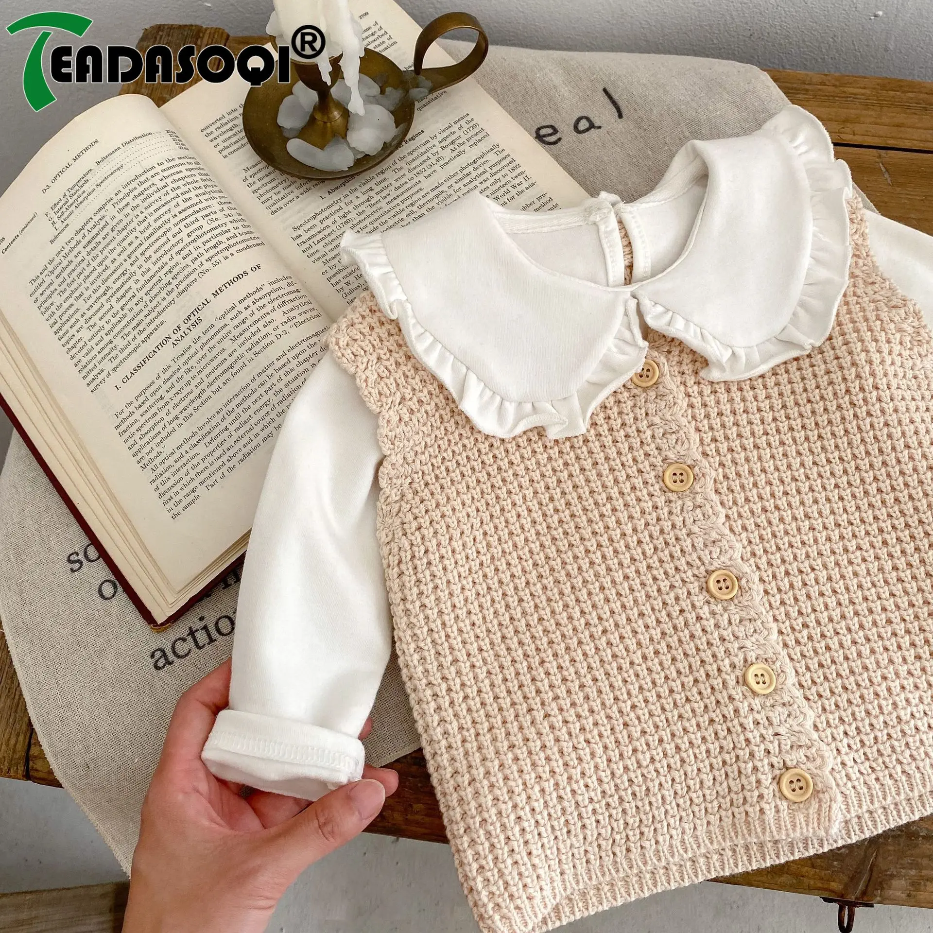 

Optimized Title: 2023 Autumn New In Kids Baby Girls Sleeveless Knitted Single-breasted Vest - Infant Toddler Cotton Outwear 0-3Y