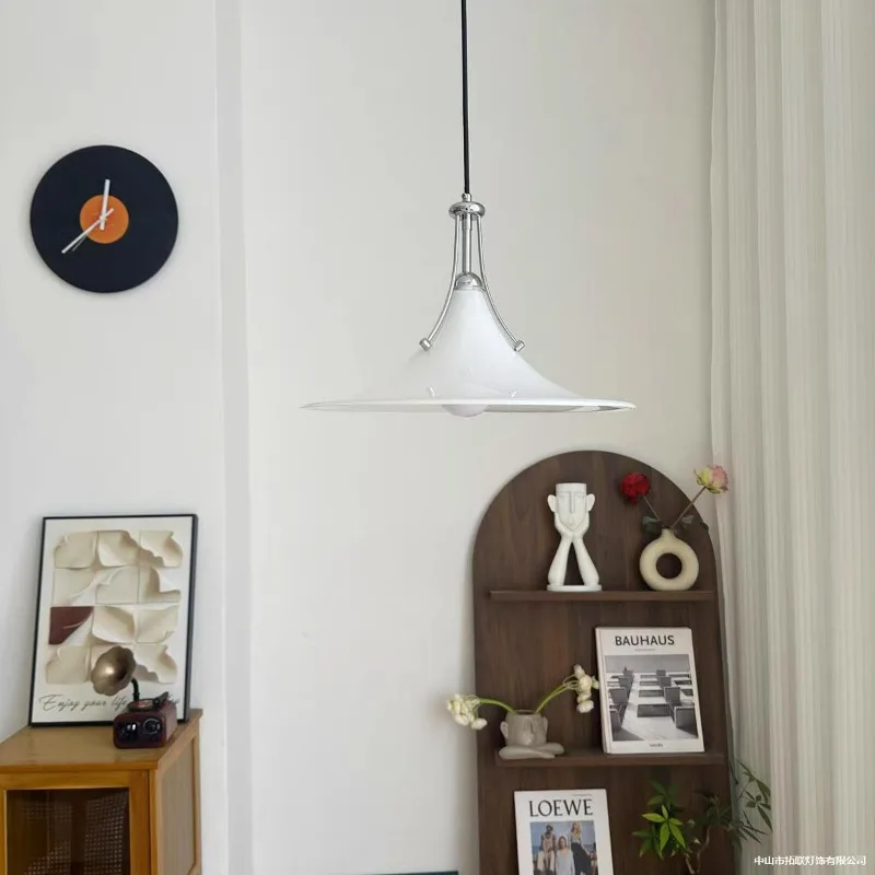 Nordic Modern Magnolia Ceiling Light French Cream Style Restaurant Displaceable Rocker Arm Chandelier Creative Horn Glass Light
