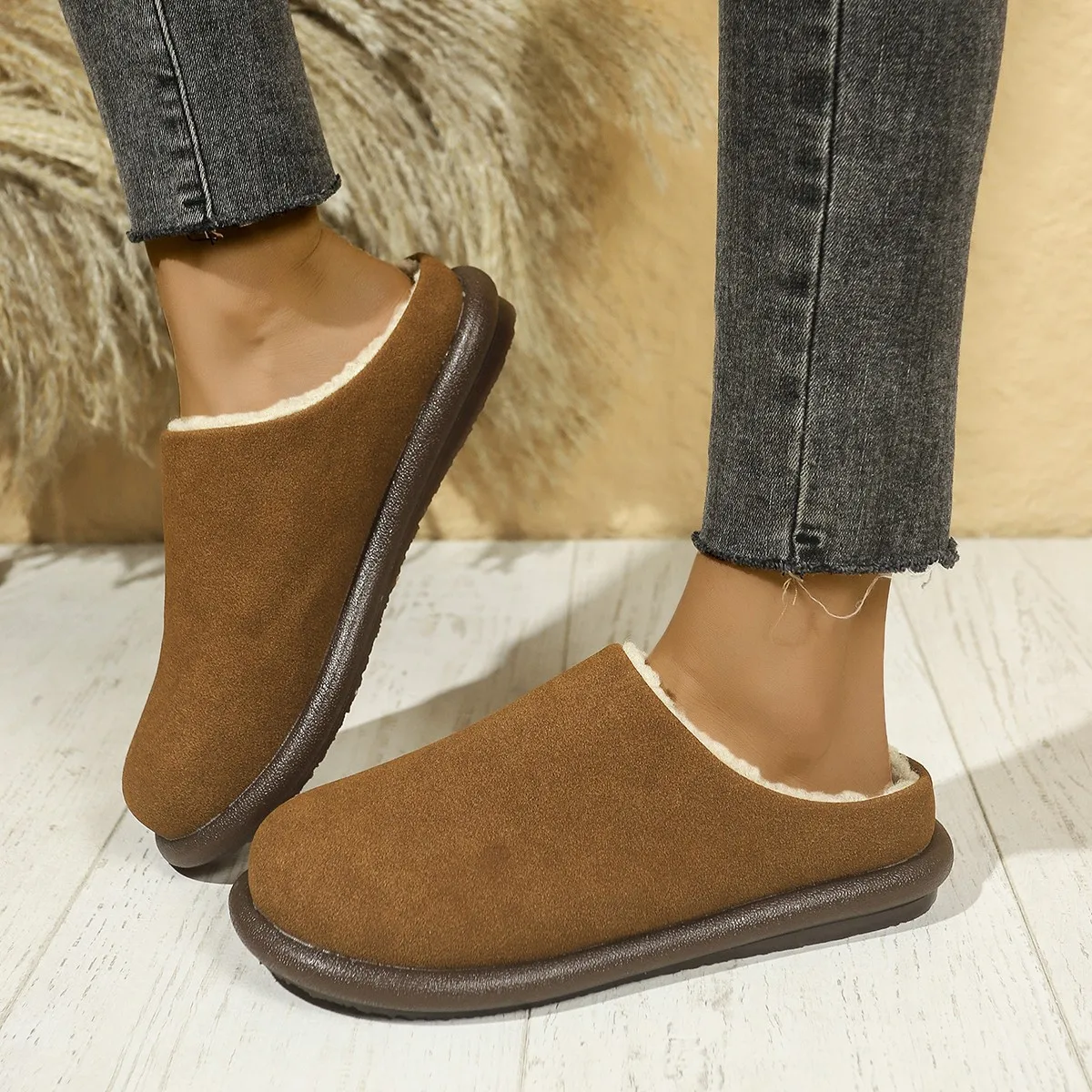 

Faux Suede Platform Slippers Women Comfortable Lightweight Soft Sole Cotton Slippers Woman 2025 Non Slip Warm Home Slides Shoes