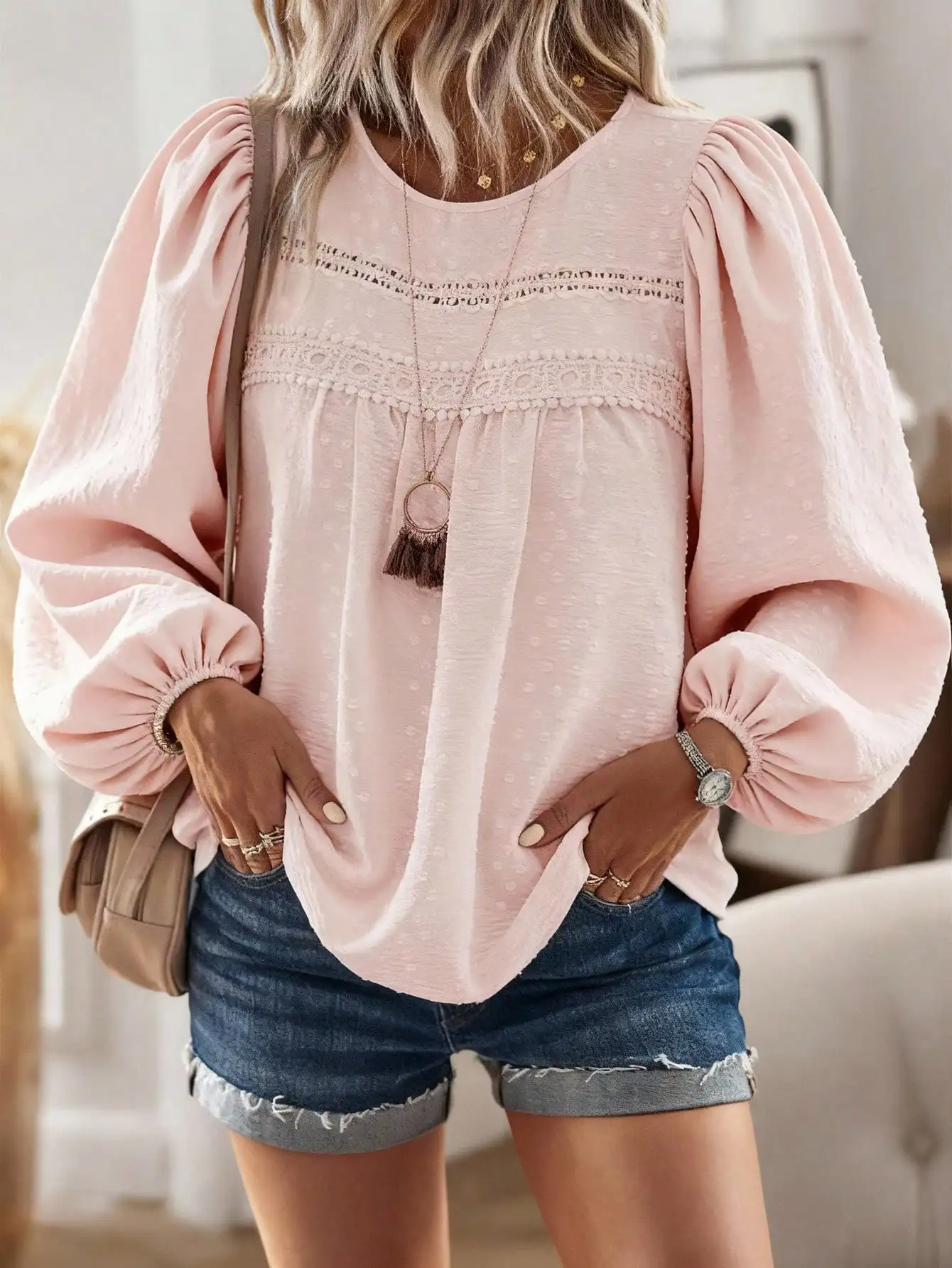 

Женская повседневная блузка в стиле бохо с кружевной отделкой и рукавами-фонариками, розовая