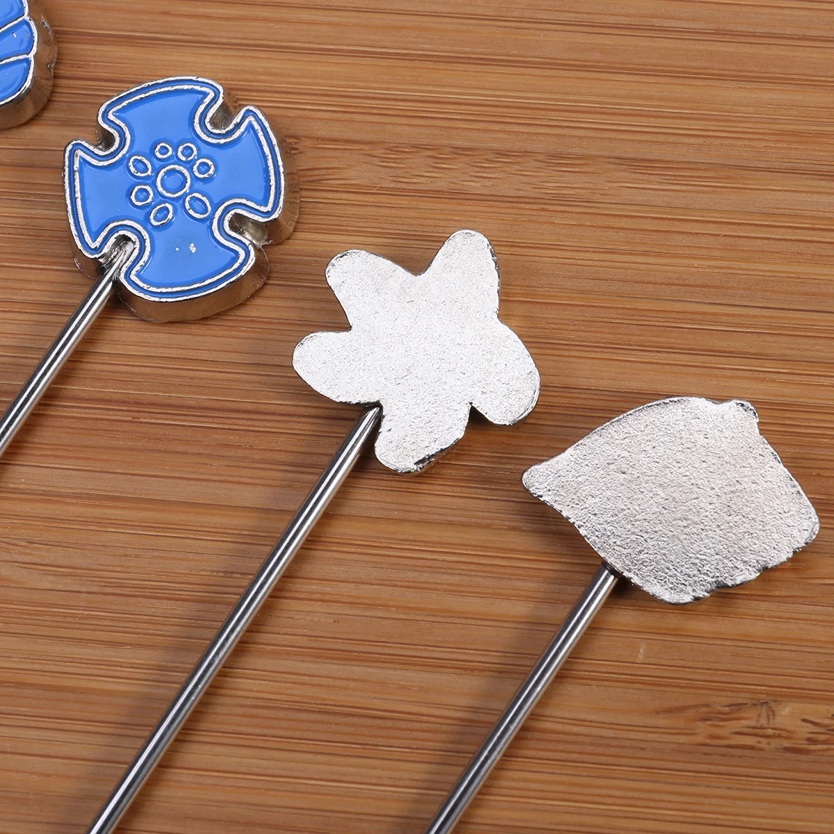 

4pcs Stainless Steel Fruit Forks Unique Patterns For Dessert Cake Pastry Appetizer Seafood Party Picks Reusable Dishwasher Safe