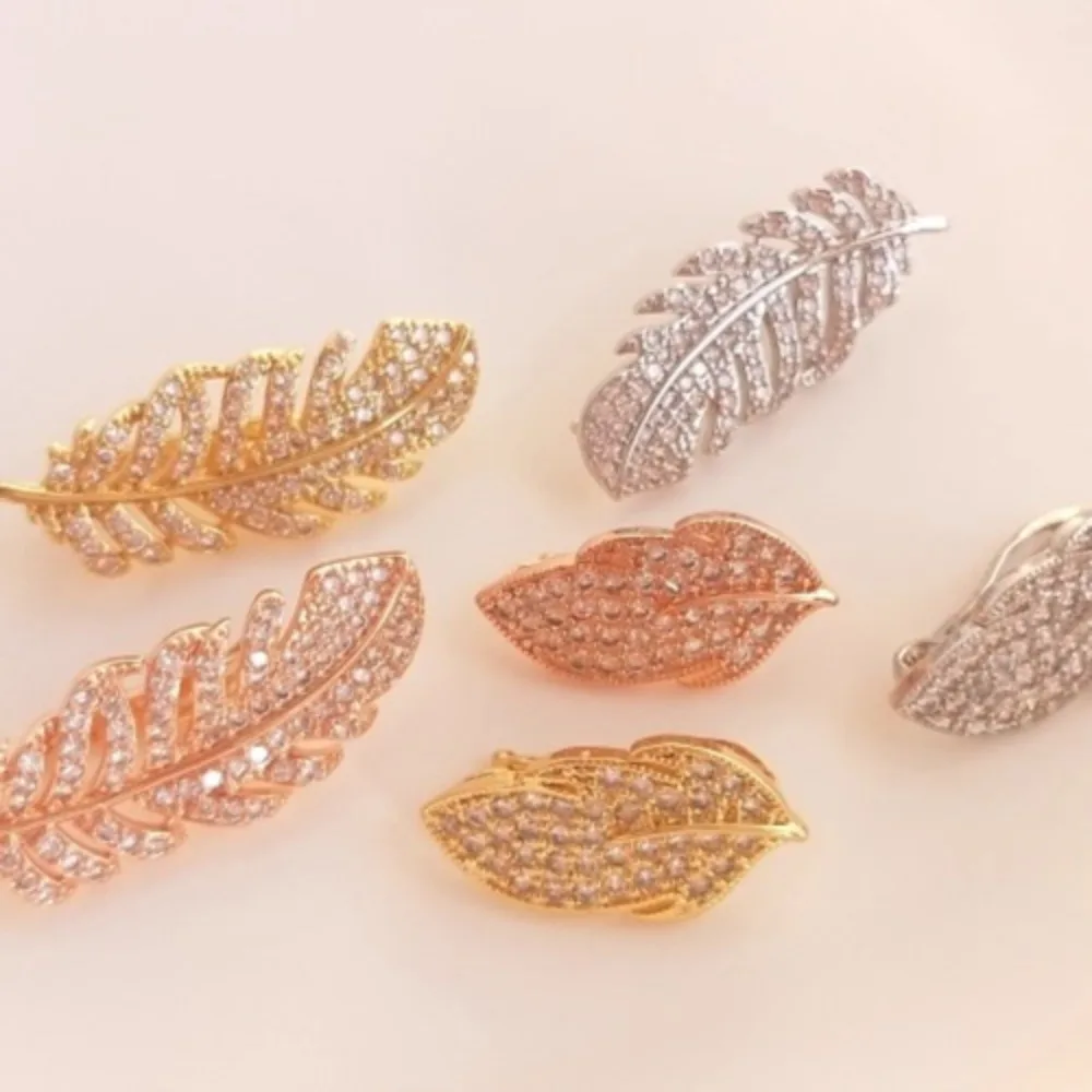 

18-каратное золото, настоящее золото, белое золото, слегка инкрустированное цирконом в форме листа, перья, жемчужная пряжка, ожерелье «сделай сам», цепочка для свитера