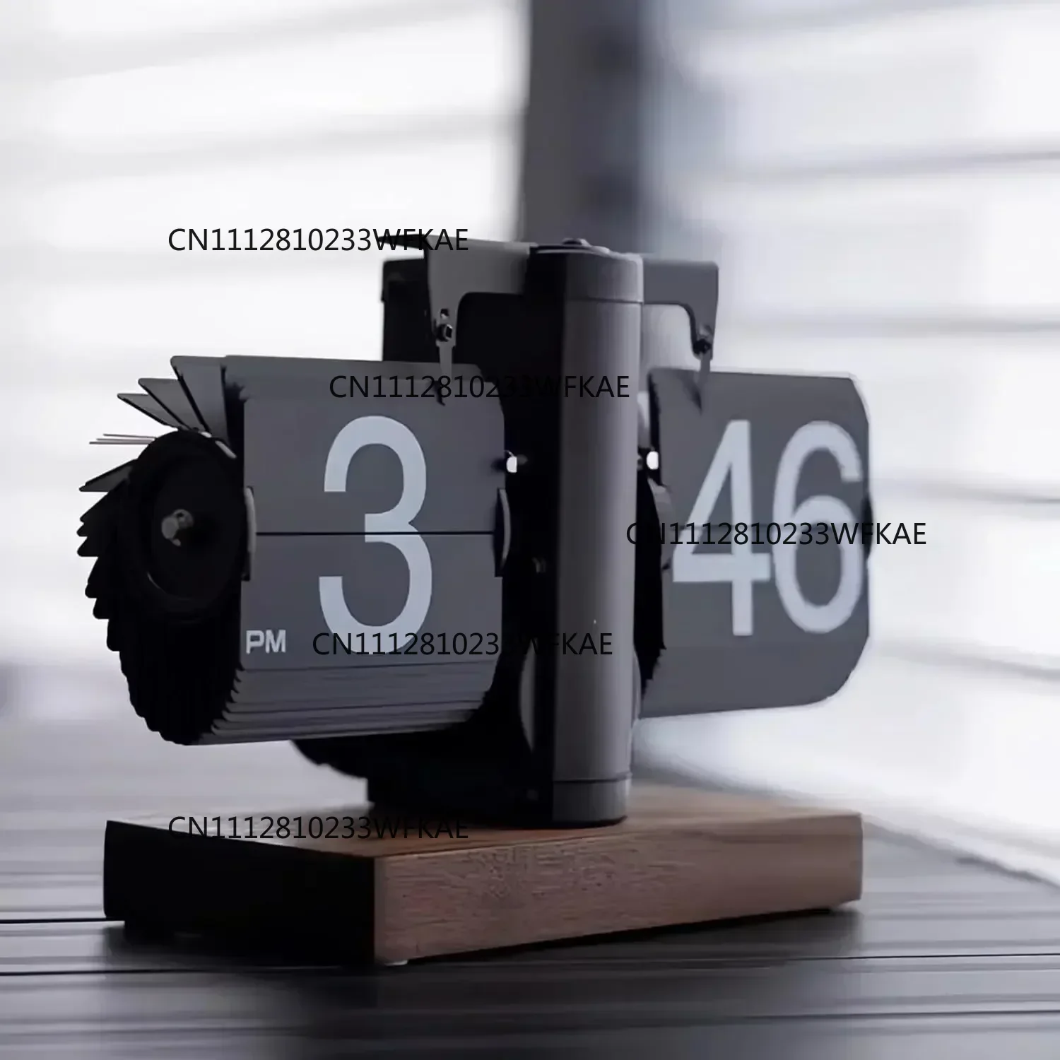 Battery-powered mechanical melting clock Flip table clock, digital retro clock with auto-rotating tube, melting clock