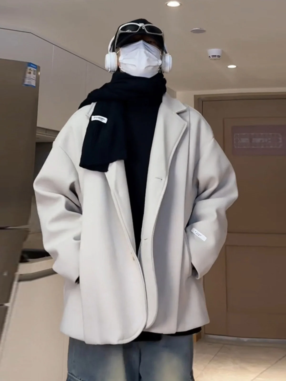 

Wool Blend Coats Winter Vintage White 2026 Mans Evening Night Nocturnal Darkened Shadowy Dusky Twilight Sunset Nightfall Dusk Bf