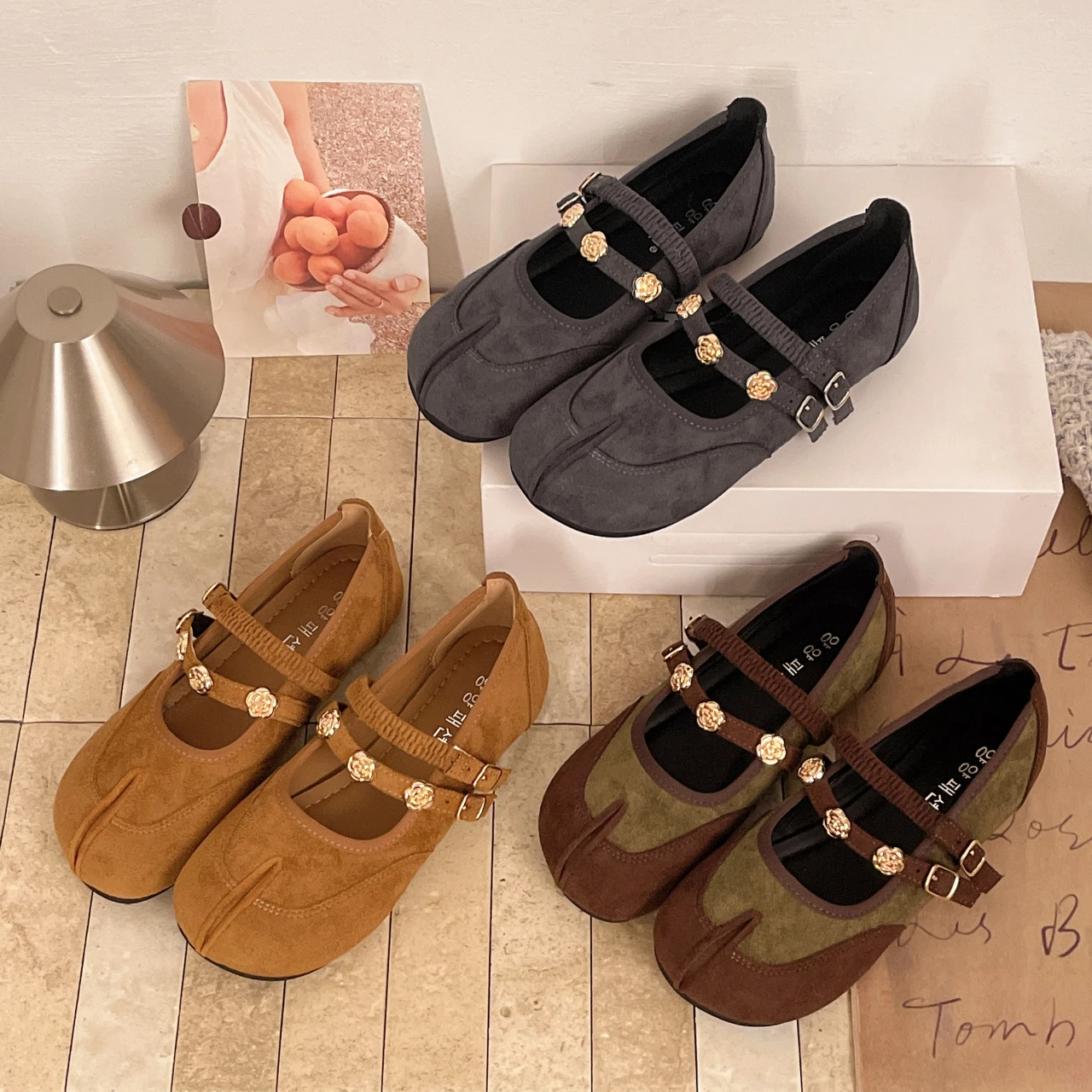 Ugly-cute Faux Split-toe Mary Jane Shoes 2026 New Autumn Suede Flats Soft Vintage Party Shoes