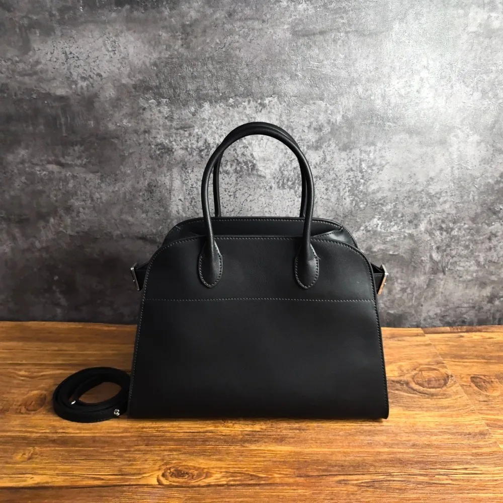 

2026 Summer New Niche Fashion High-end Tote Bag Large-capacity Commuter Women's Unique Texture Single Shoulder Crossbody