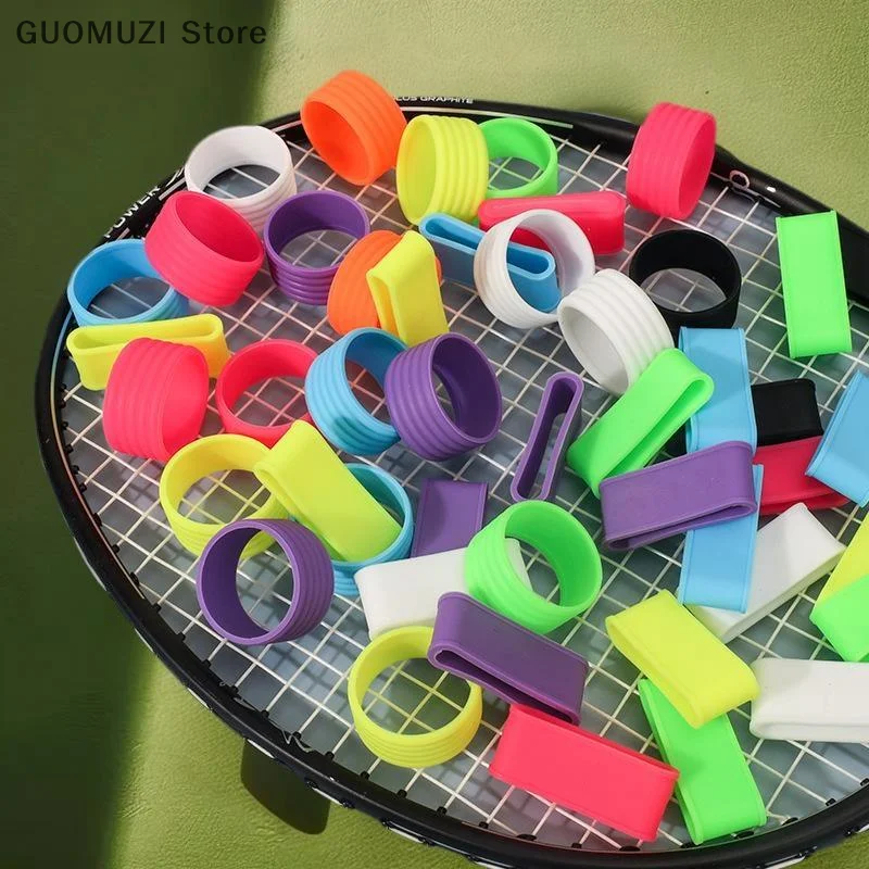 عبوة من 4 قطع، حلقة قبضة مضرب التنس المصنوعة من السيليكون المرن، شريط مطاطي ماص للعرق، ملحقات معدات التنس