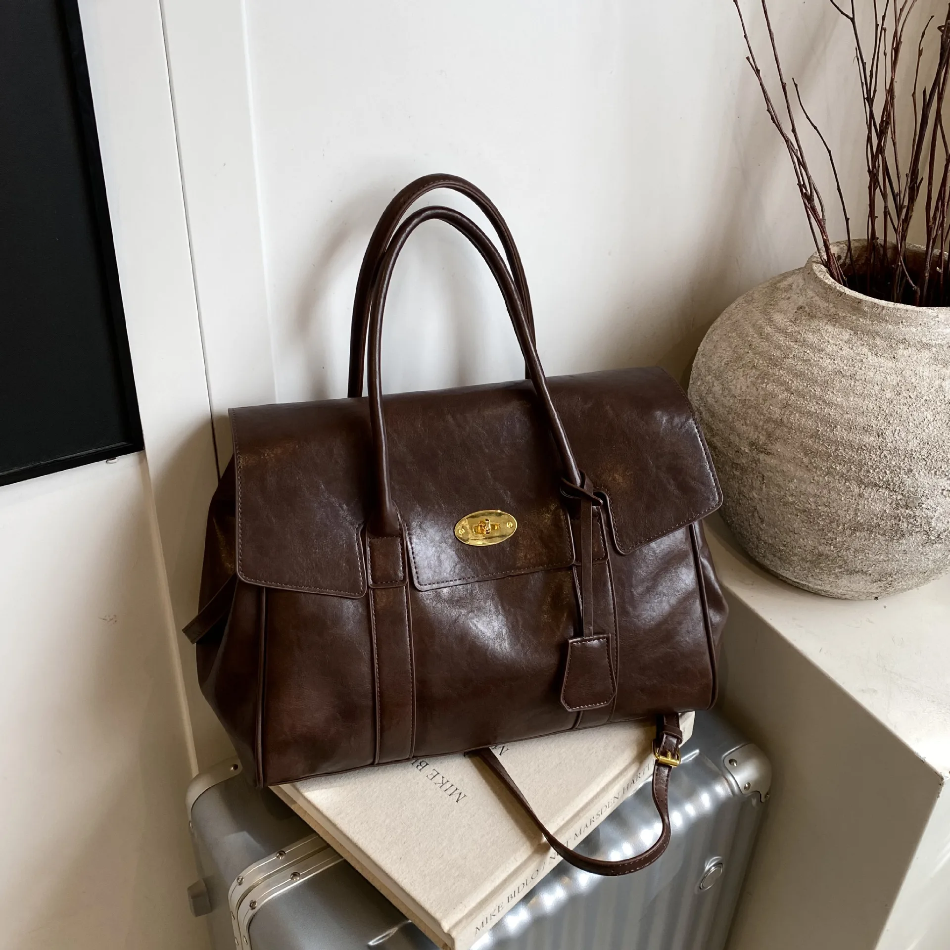 

2025 New Niche Design Lock Closure Tote Bag for Women, Genuine Leather Large Capacity Multi-way Shoulder Crossbody Purse