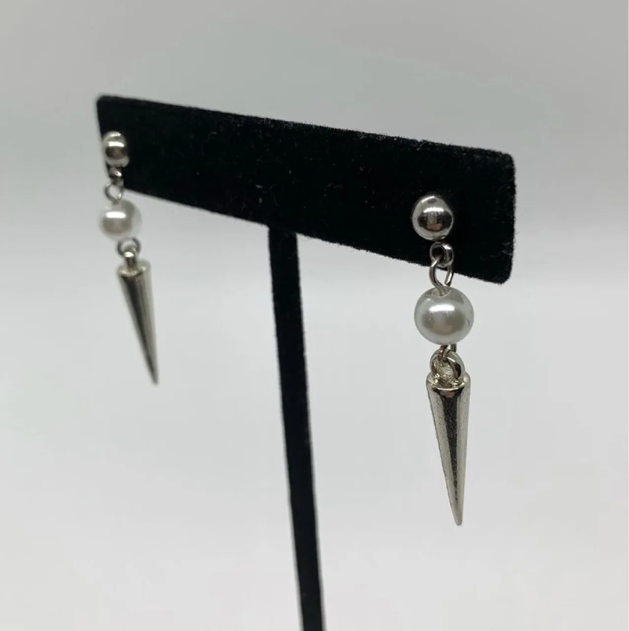Internet Celebrity Women's New Trendy Titanium Steel Stud Pearl Minimalist Style Korean Version Elegant Earrings
