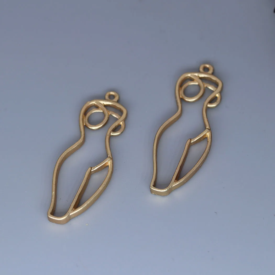 5pcs/lot Nude Female Body Necklace Charms Fashion Women Simple Naked Woman Feminist Charm Pendant Handmade Jewelry