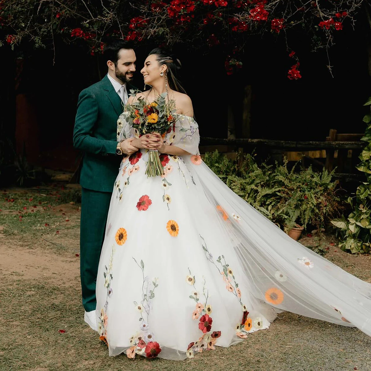 플러스 사이즈 화려한 웨딩드레스 탈부착 가능한 트레인 오프숄더 맞춤형 짧은 랜턴 소매 럭셔리 웨딩드레스