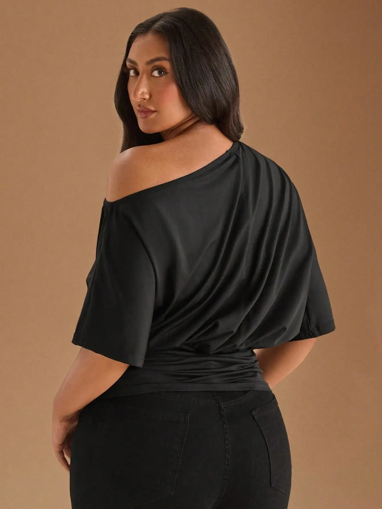 

Plus Size Black Slash Shoulder Asymmetrical T-Shirt Casual Loose Fit Top