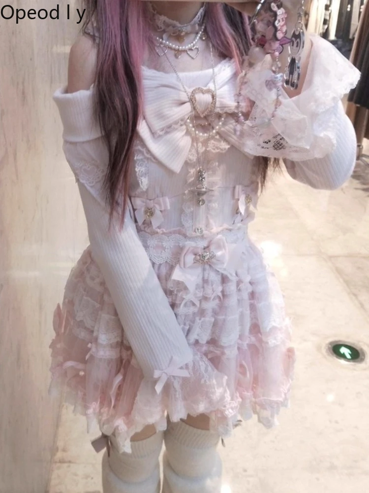 

Liz New Sweet and Cute Japanese Girl Lolita Suspender Shoulder Top Bow Threaded Wist-cinching Long-sleeved Three-color Top