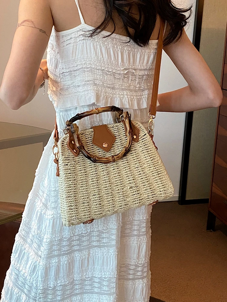 Woven Bag 2023 New Summer Women\'s Exquisite Bamboo Handle Design Straw Woven Shoulder Bag Leisure Vacation Beach Crossbody Bag