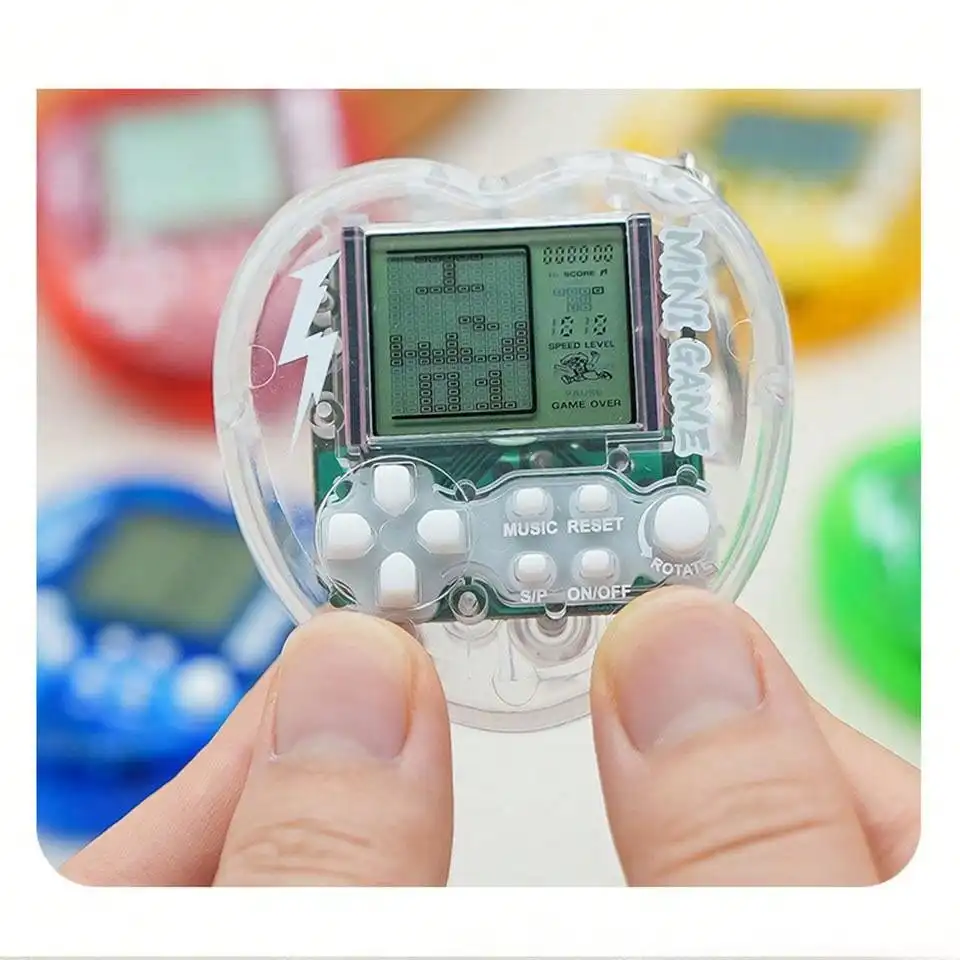 Einteiliges Herz Handheld-Spiele konsole Mini-Bausteine Spiel, Schlüssel bund nostalgisches kreatives Puzzle, altmodischer Spielzeug anhänger