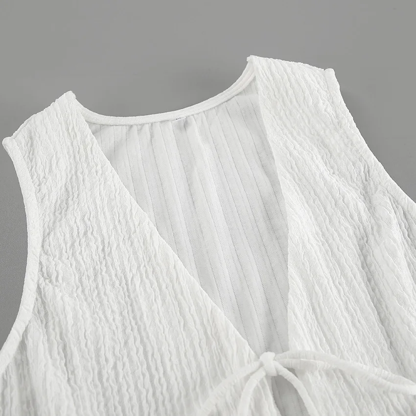 Terno casual branco feminino 2025 primavera/verão colete plissado e shorts conjunto de duas peças simples roupa de deslocamento