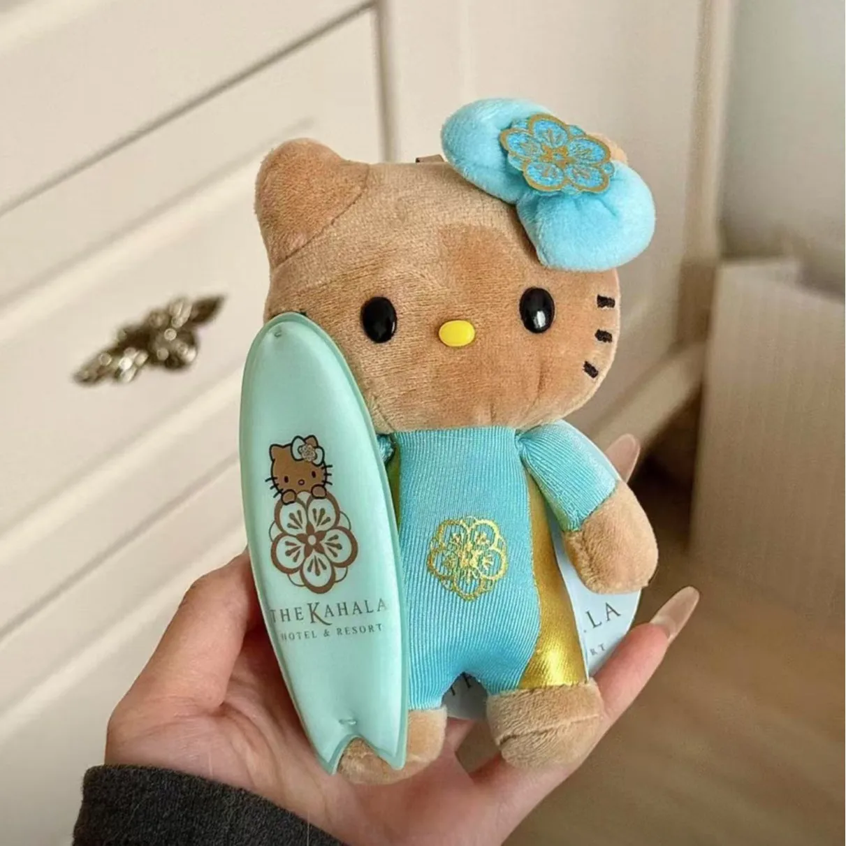 

Hello Kitty Hawaii Limited, черная кожаная версия для серфинга, плюшевая подвеска, аниме, сердце девушки, милые плюшевые игрушки-куклы