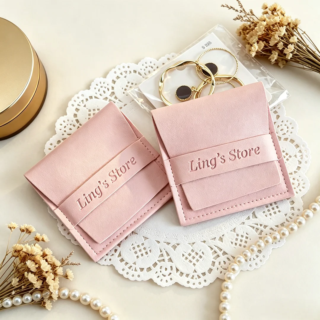 

50/100Pcs Custom Logo Pink Leather Jewelry Bag Rings Earrings Bracelet Storage Organizer Blusher Eye Shadow Cosmetic Candy Pouch