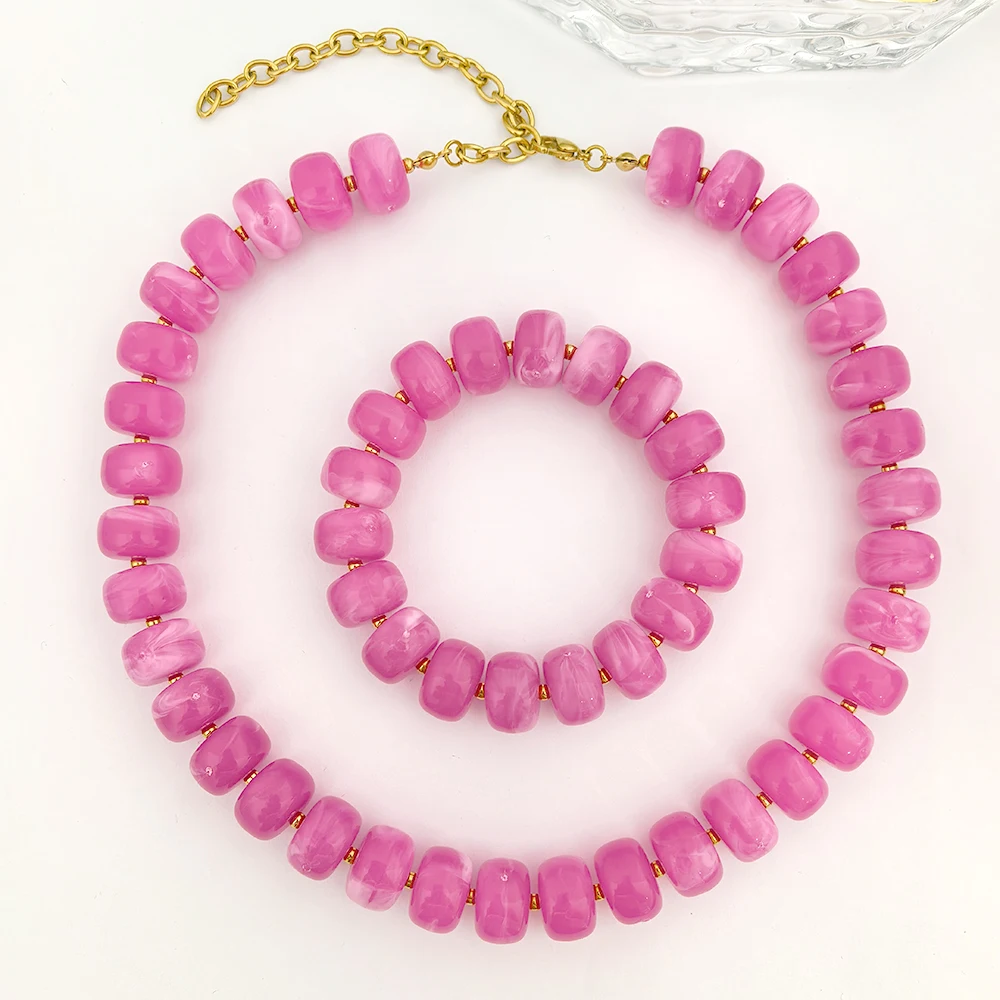 Glänzende Harz-Rundkette für Damen, Choker aus Acryl, goldfarbene Fassperlen, große wasserdichte Edelstahlperlen, DIY, handgefertigt, Statement-Schmuck – Detail 4
