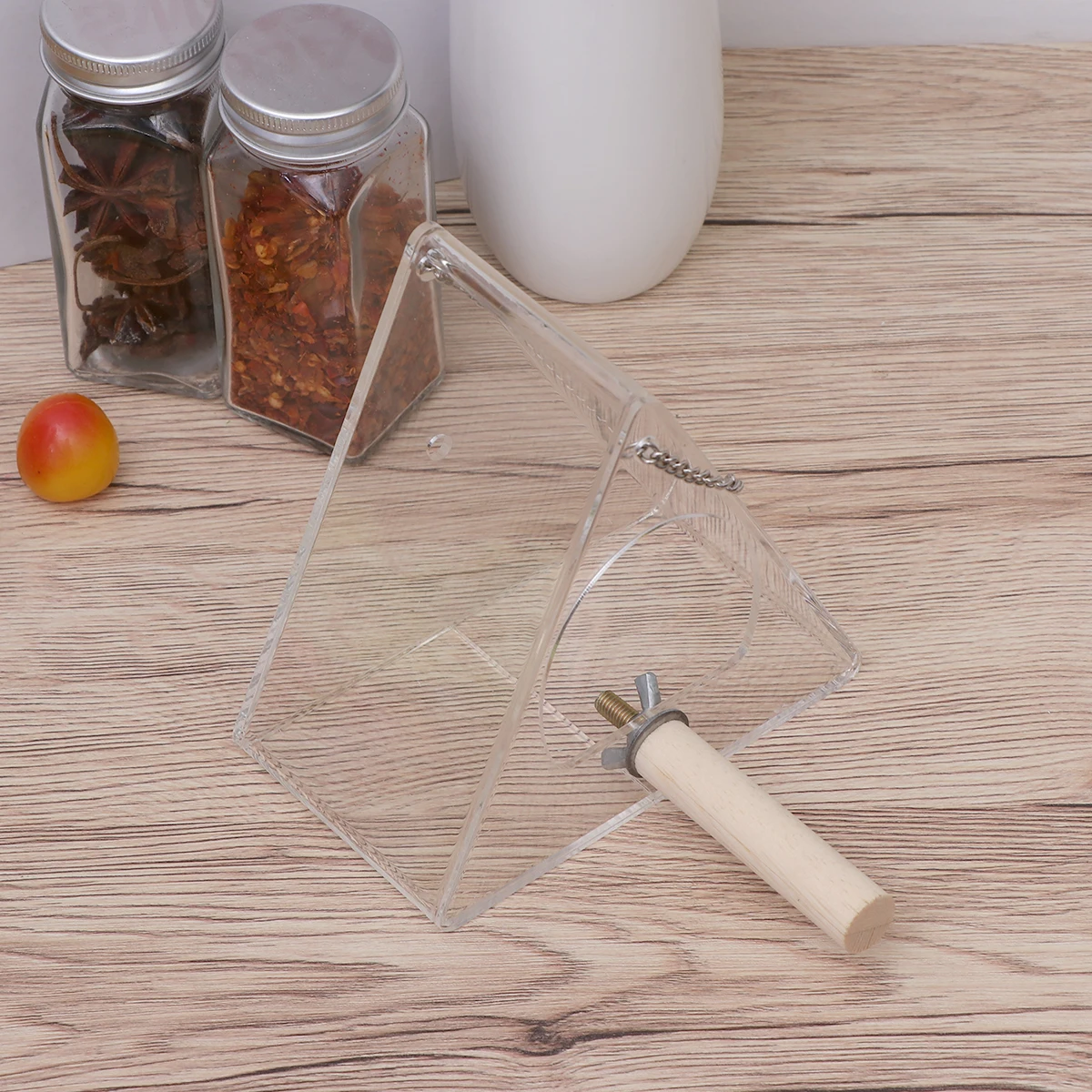 

Triangle Shape Durable Acrylic Bird Feeder Large Capacity Transparent Window Mounted Outdoor Weatherproof Plastic Bird Feeder