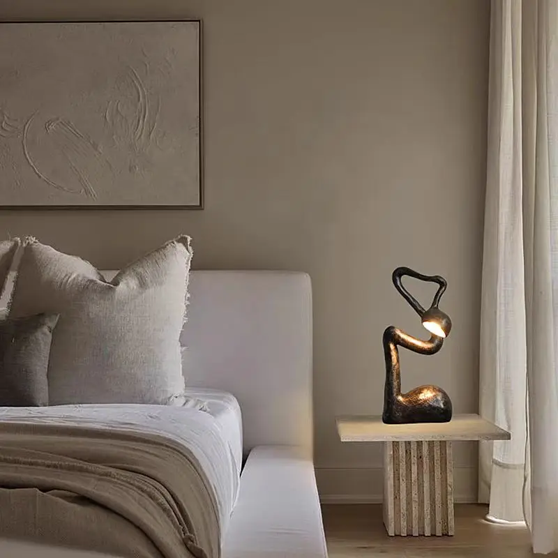 الإبداع الفاخرة الألياف الزجاجية غير النظامية ديكور فني Led الجدول ضوء المصباح غرفة المعيشة الديكور الراتنج المنحوتات بجودة عالية