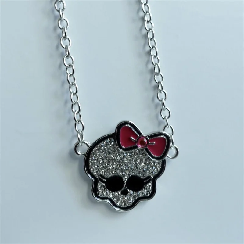 Sweet and Cool Style Fashionable Personality Bow Tie Rhinestone Skull Necklace Spicy Girl Style Niche High-quality Pendant