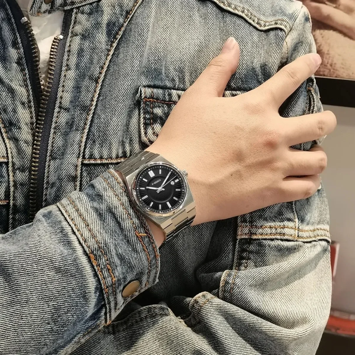 Reloj de cuarzo para hombre, con caja de acero inoxidable, resistente al agua, con esfera luminiscente, indicador de fecha, diseño analógico, ideal para el ámbito laboral y el uso diario, un accesorio de moda.