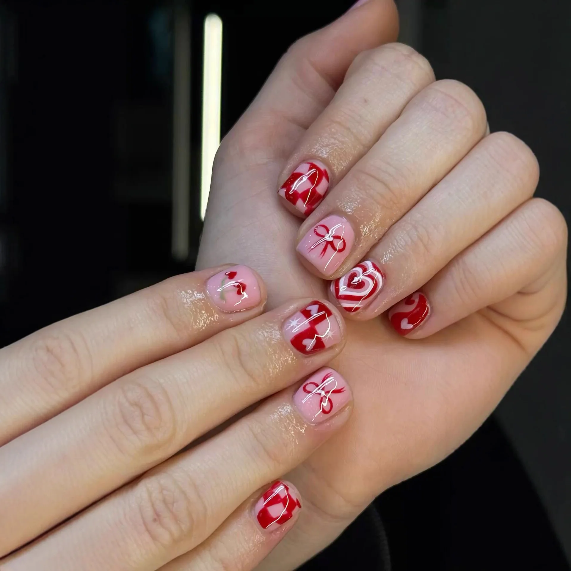 

24Pcs Short Square Head Press on False Nails Red Bow Heart Cherry Design Full Cover Nails Tips Irregular Grid Reusable Fake Nail