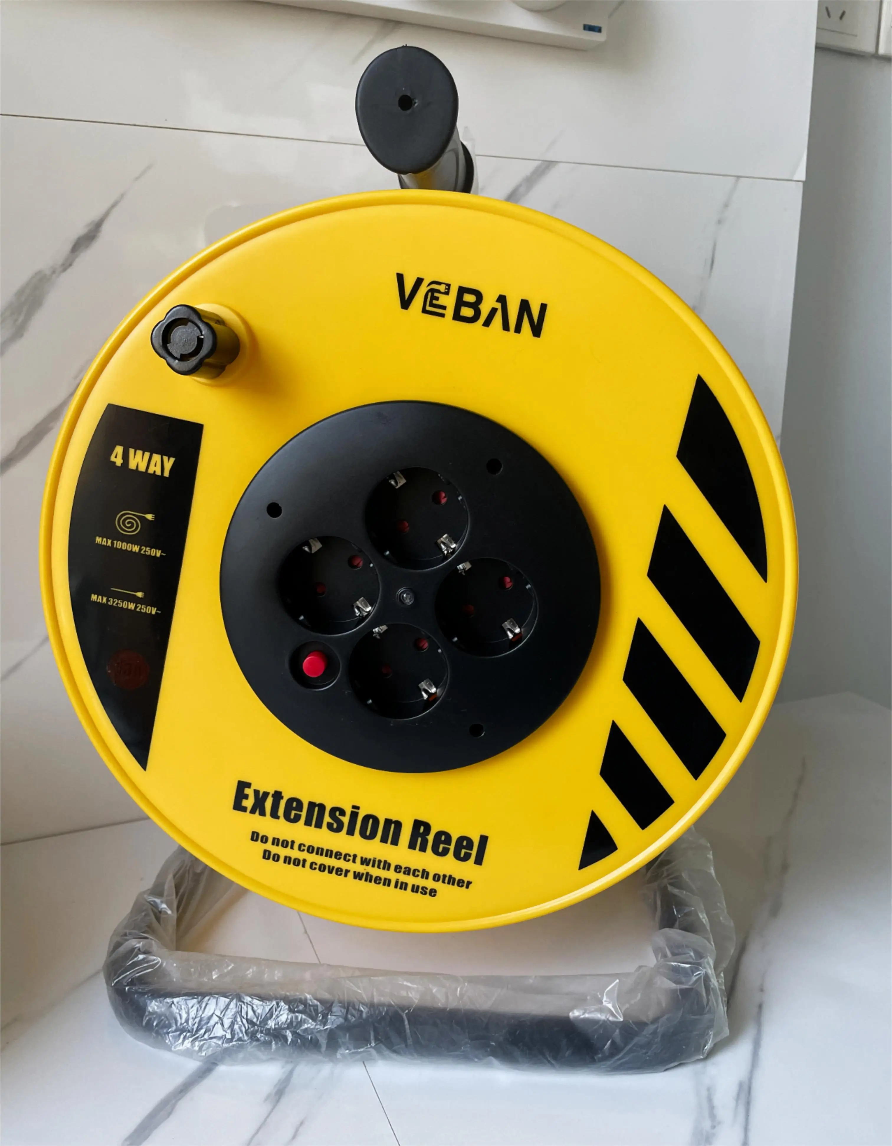 الاتحاد الأوروبي المملكة المتحدة العالمي كابل نحاسي بكرة تمديد الحبل مع 4 مآخذ BS ذكر IEC أنثى 3250 واط 13A المتاحة 20 متر 30 متر 50 متر الإصدارات #6