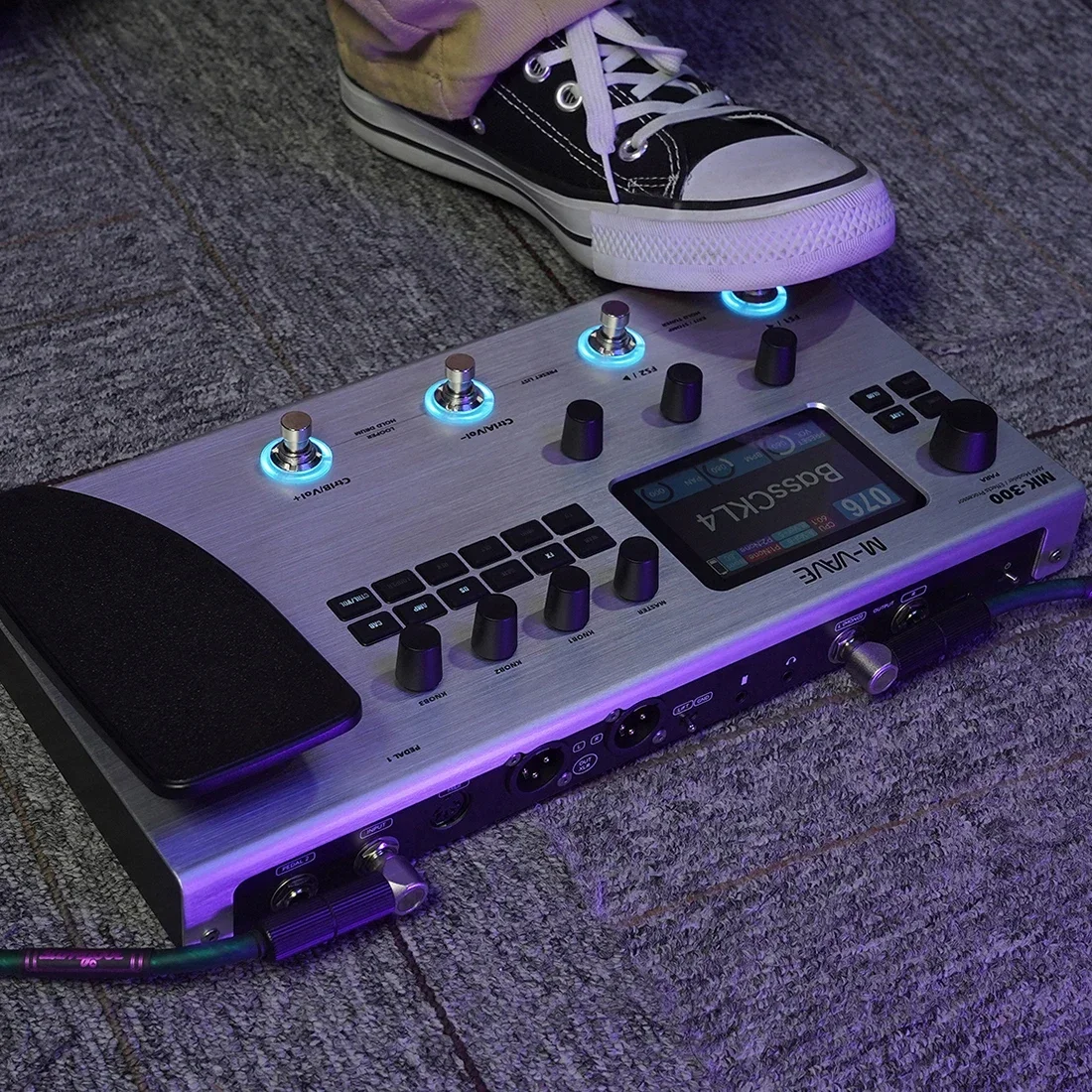 MK-300 AI Electric Guitar Multi-Effect Processor 150s Looper 128 Drums 10h DAW MIDI Battery ANN Neural Modeling 120AMP