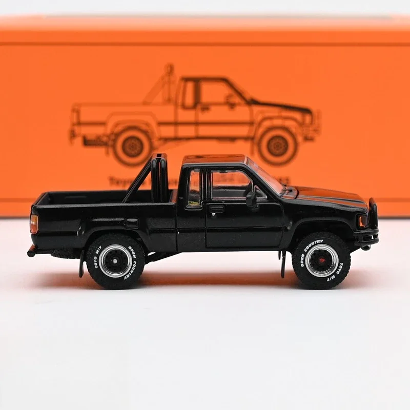 GCD 1/64 HILUX SR5 XTRA CAB 1985 Alloy Motor Vehicle Diecast Models Car Toys Collection Boy's Christmas Gifts
