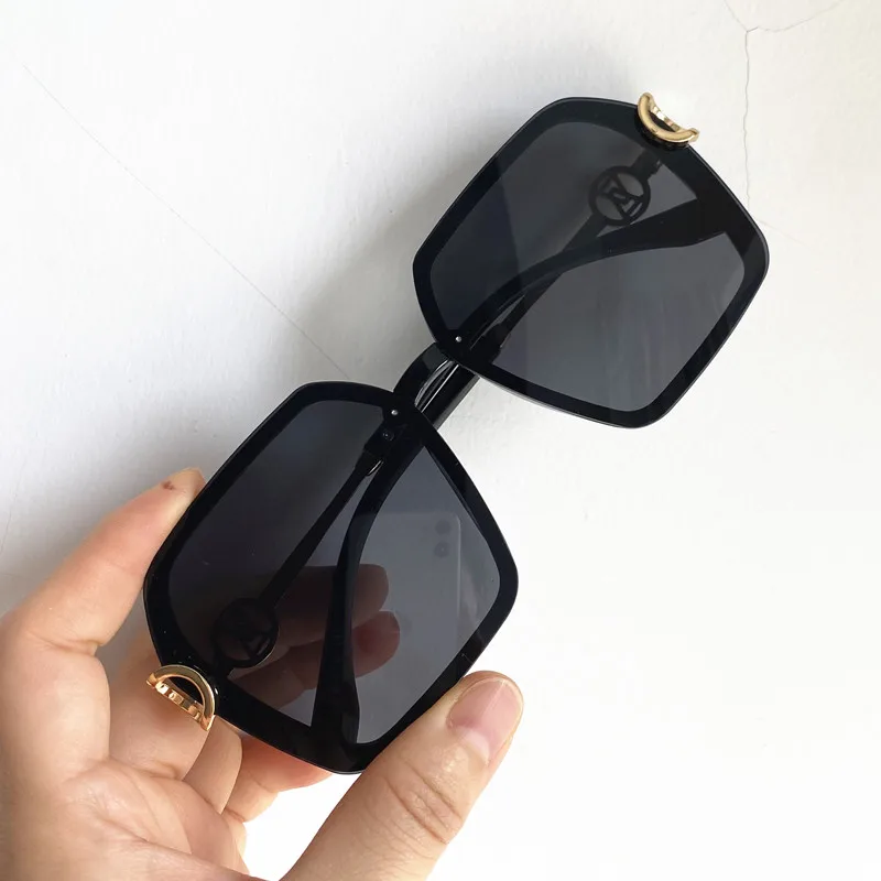 

Fashion Sun Glasses Women Anti-UV Spectacles Oversize Frame Eyeglasses Hollow Design Google Personality Temples Sunglasses