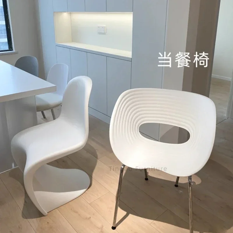 الشمال الفاخرة الأبيض شل تصميم كرسي بسيط البلاستيك الكتب كرسي المطبخ الطعام كراسي غرفة نوم مسند الظهر