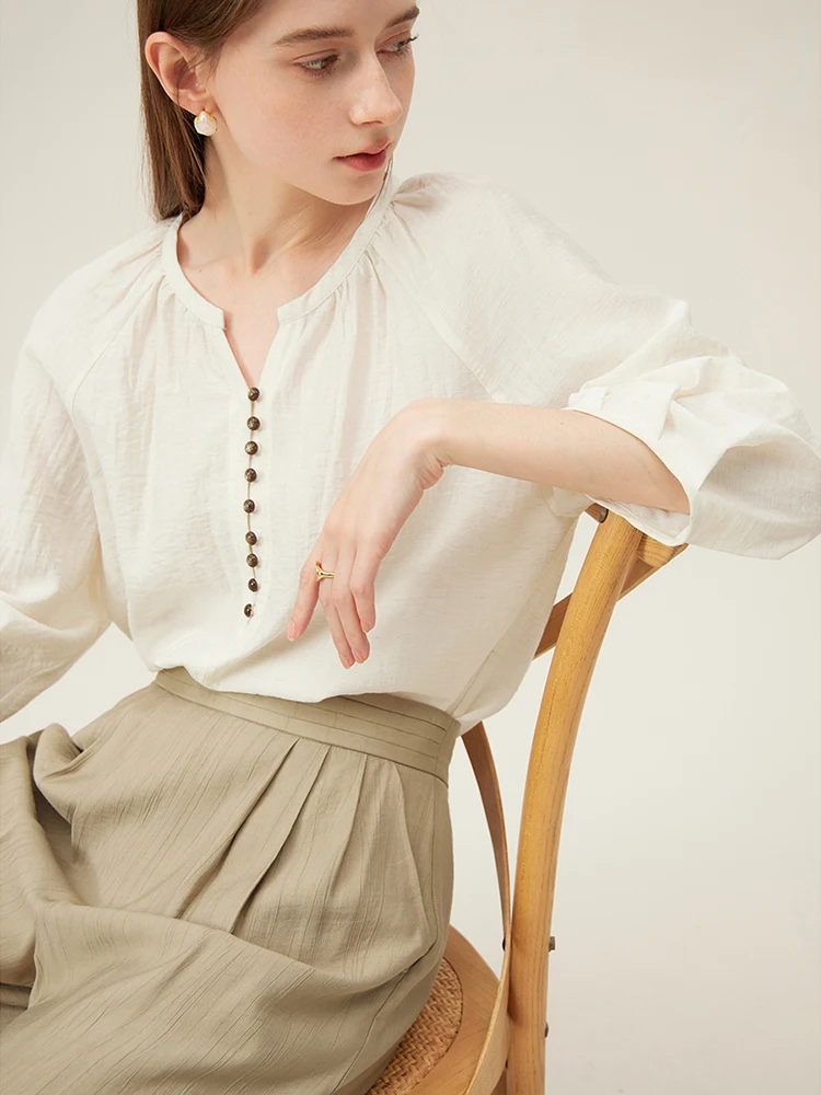 FSLE French Linen Beige Three-quarter Sleeve Elegant Summer Thin Shirts Loose Round Neck Pullover Blouses 24FS12211