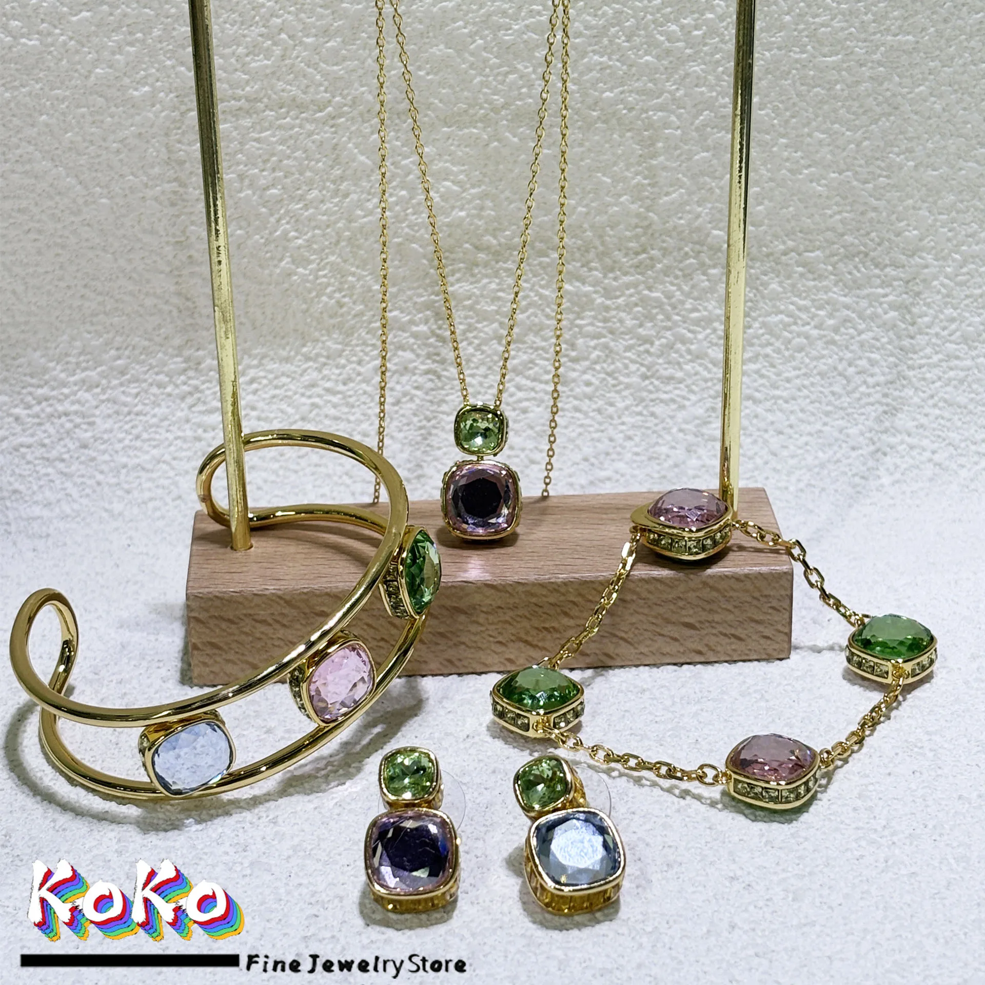 

Original Pink Crystal Fine Jewelry Set for Women Green Crystal Geometric Bracelet Octagonal Cut Crystal Romantic Gift