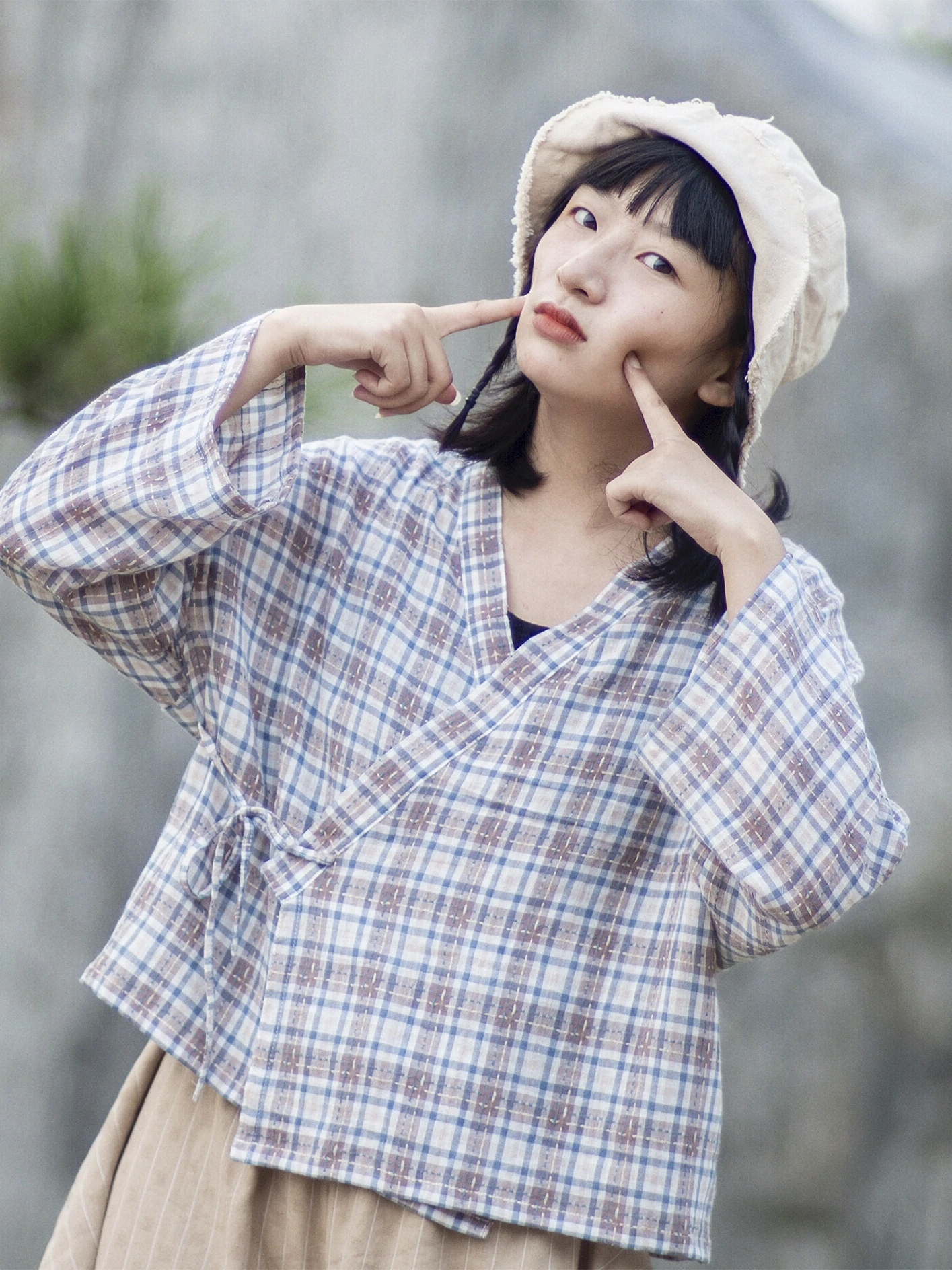 

Оригинальный дизайн, хлопково-льняная рубашка с узором, V-образным вырезом и завязками по бокам, традиционный японский стиль, женская рубашка.