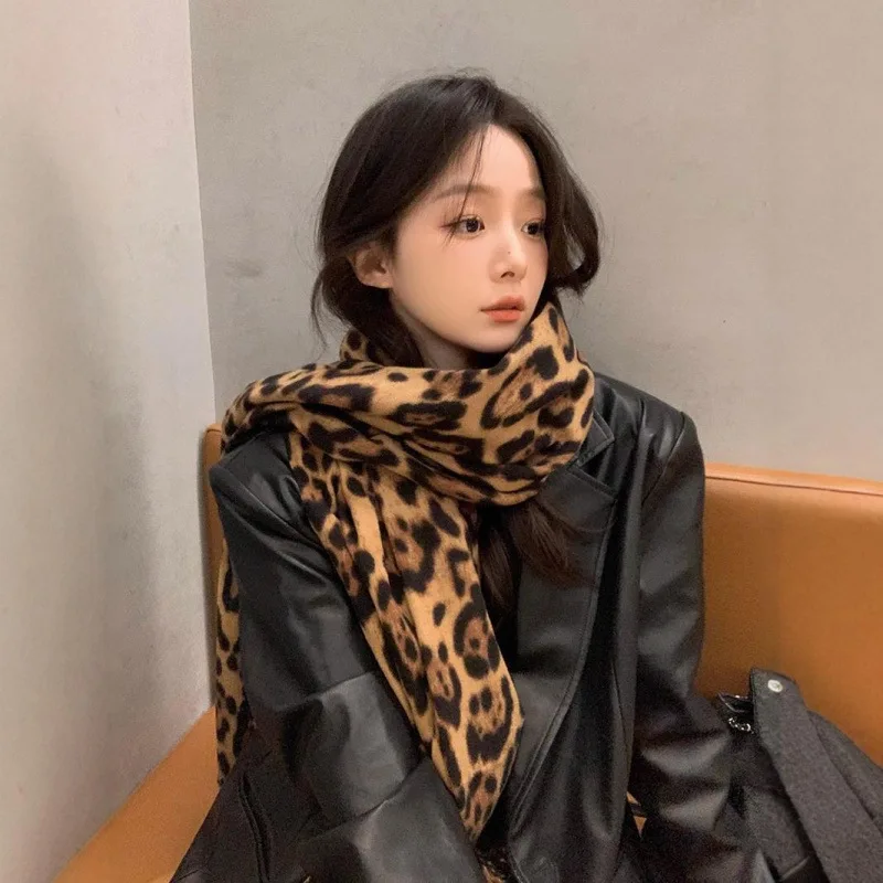 Leopard Print Imitation Cashmere Scarf New Women's Winter High-end Feeling European and American Autumn and Winter Plush Scarf