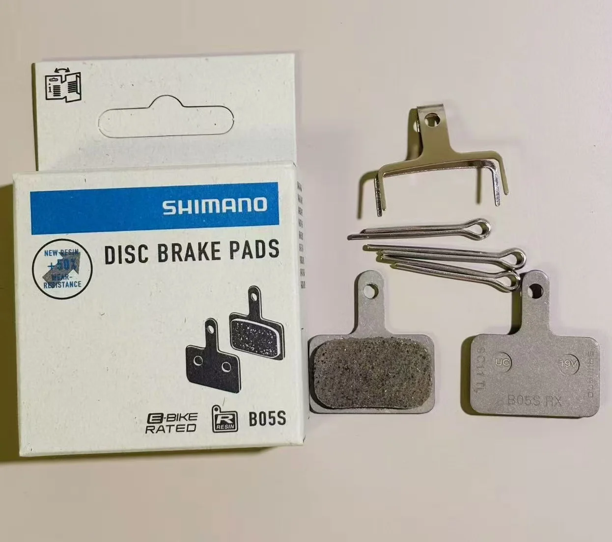

Shimano L05A J05A B05S Resin Brake Pads Premium Bike Brake Pads Fit for Road Bikes Quiet & Durable Disc Brake Pads with Low Wear