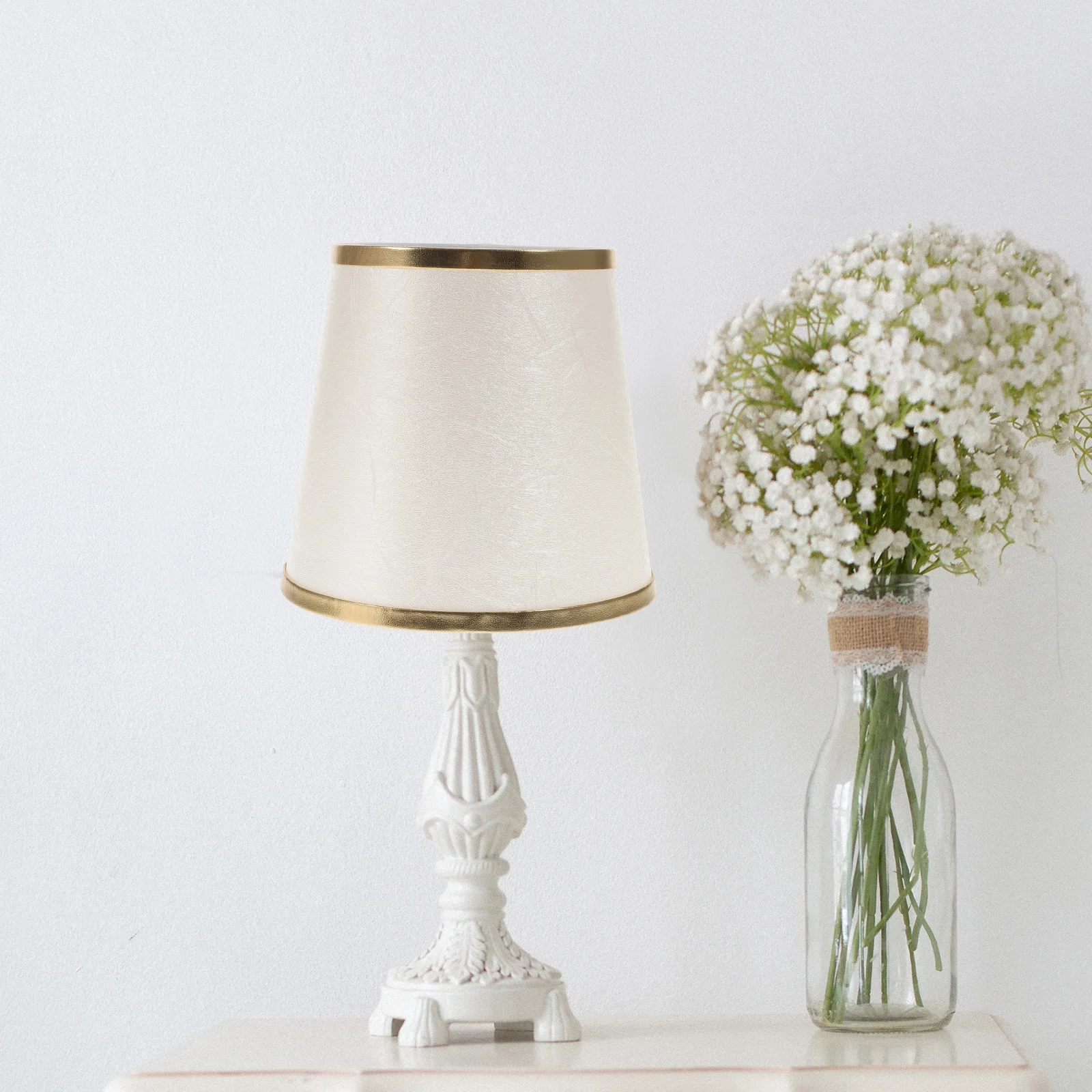 

Sturdy Iron Fabric Lamp Shade Clip On Design Light Softening Warm Elegant Decor Desktop Wall Floor Home Hotel Use Replacement