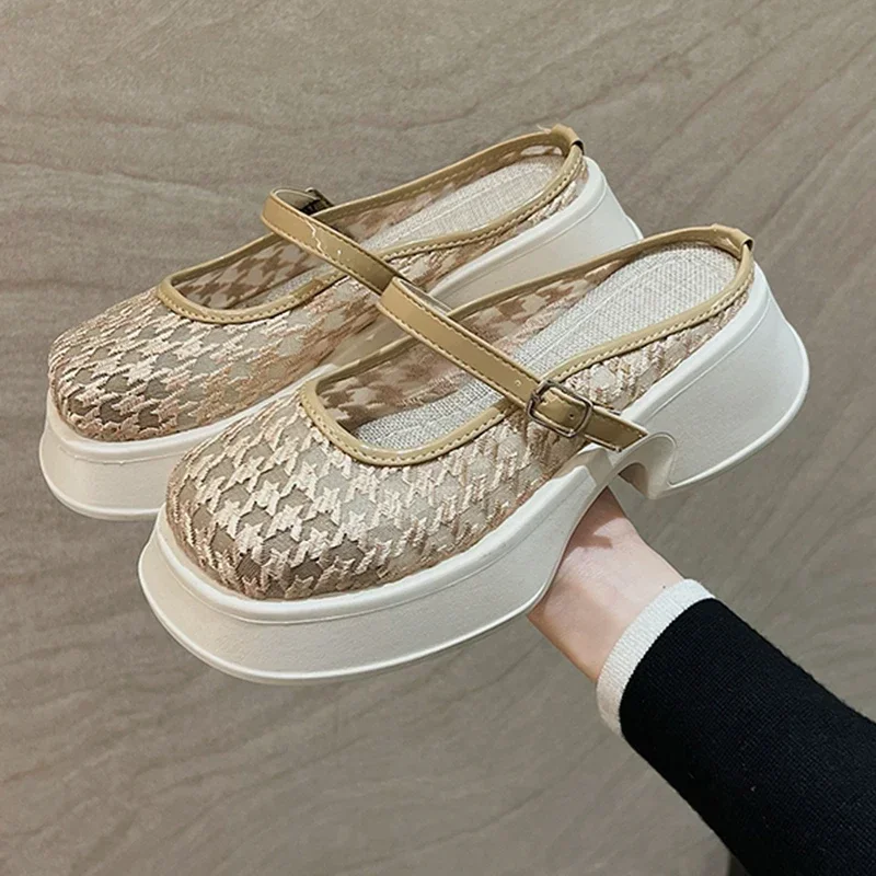 2024 New Mesh Hollow Thousand Bird Checker Square  Thick Sole Non Slip Buckle Wrapped Head Half Raised Casual Floor Slippers