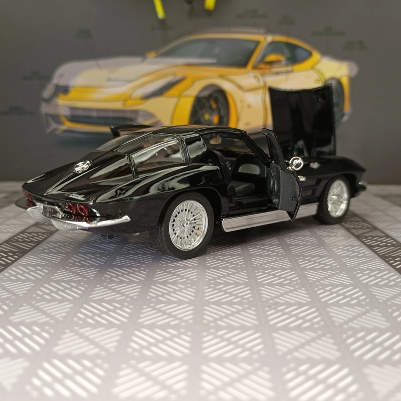 1:32 simulación Chevrolet Corvette C2 supercoche de aleación modelo, puertas y capó del motor, maletero se puede abrir