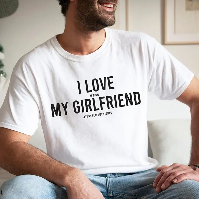 Amo a mi novia. Interesante camiseta de hombre. Cuello redondo de algodón para hombre. Casual y Suelto