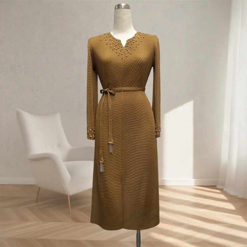 

Европейское плиссированное платье Miyake, Новое поступление, модное плиссированное элегантное однотонное длинное платье с бисером, эластичное женское платье больших размеров