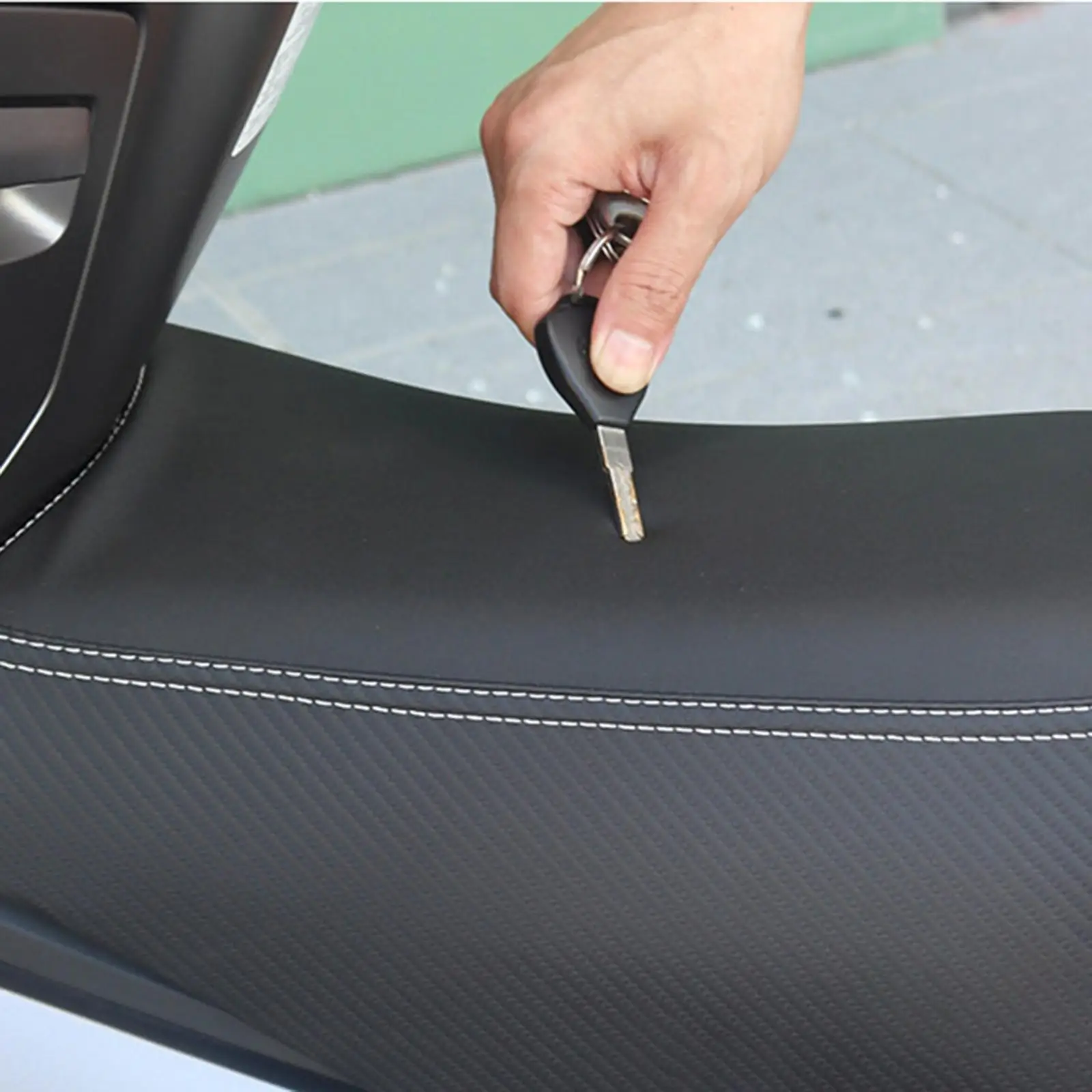

Front Child Seat Black Breathable Soft Kids Pillion PU Leather Comfortable Anti Slip Memory Foam Tank Seat for Nmax155