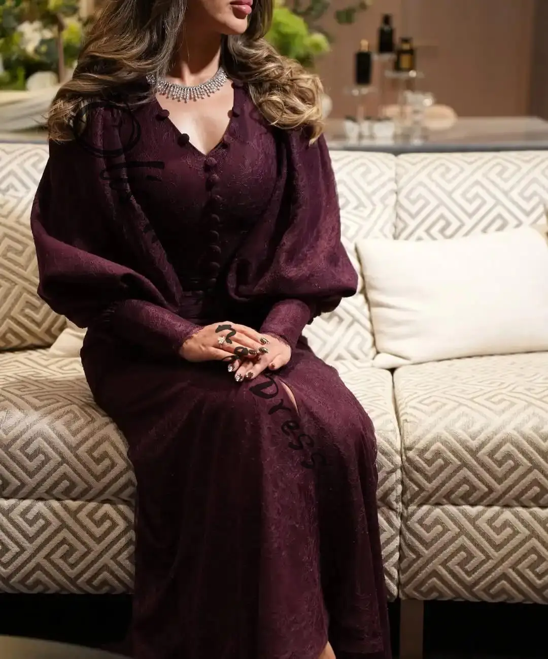 Sukienki na studniówkę z długim rękawem, dekoltem w serek, plisowane, koronkowe, do ziemi, z rozcięciem z boku, sukienki na imprezę, sukienki wieczorowe