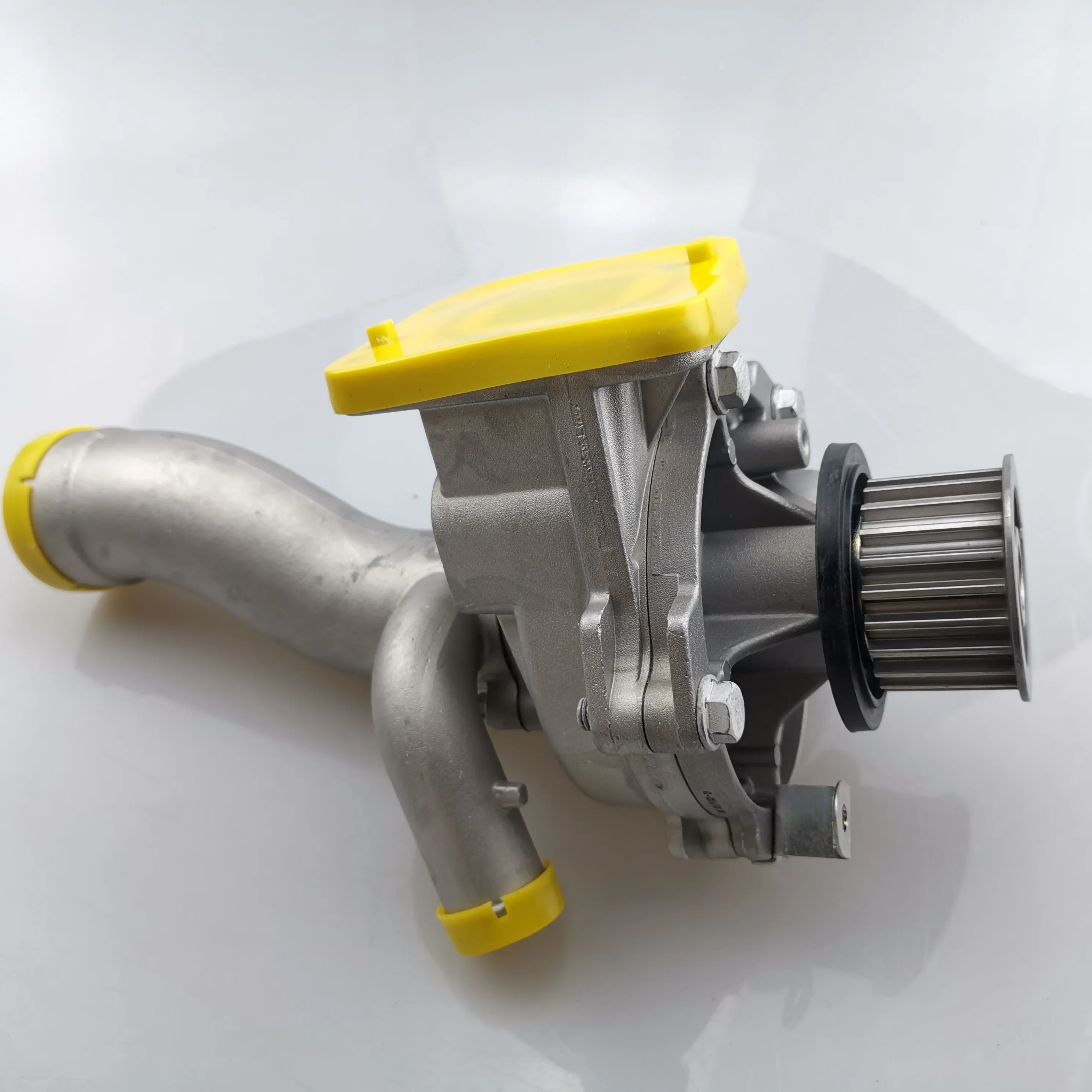 

SAIC MAXUS V80 T60 original water pump assembly C00036515 C00014648