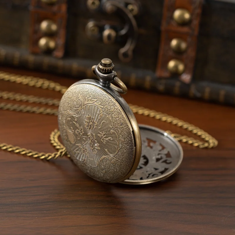 Factory Direct Supply Retro Romantic British Roman Digital Quartz Large Pocket Watch Gifts for Men and Women Commemorative Watch